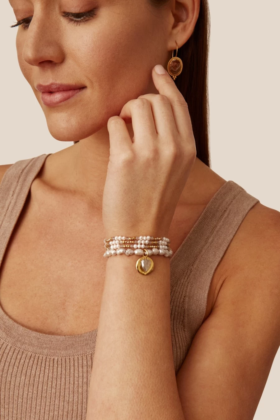 Chan Luu Women's Moonstone Pearl Ostra Bracelet – Handmade Beaded Boho Chic Jewelry