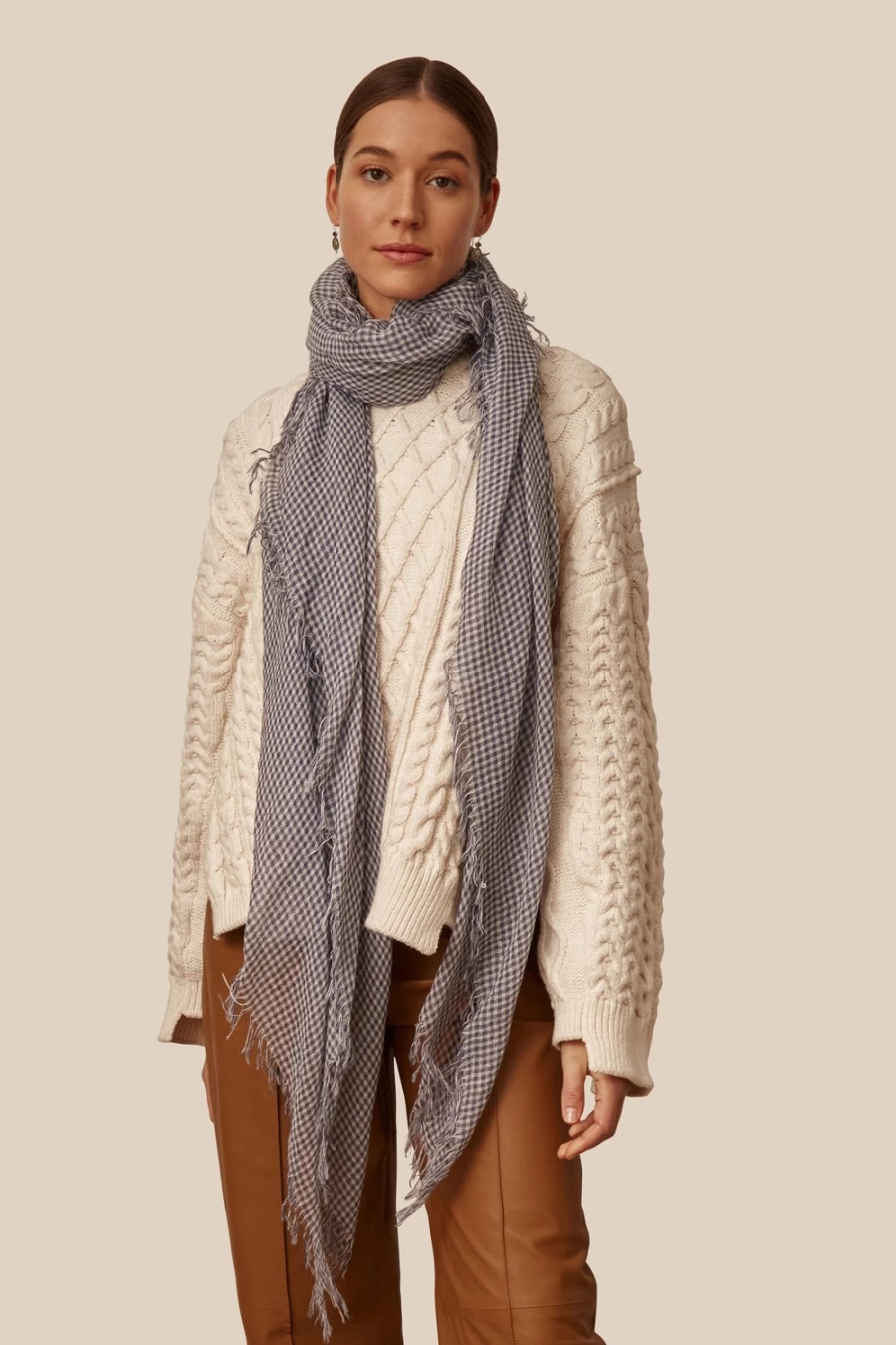 Chan Luu Women's Blue Gingham Scarf - Luxurious Cashmere & Silk Blend for Elegant Style