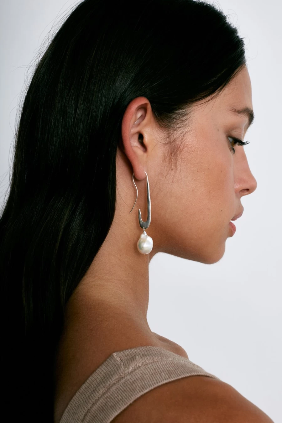 Chan Luu Women's Gala Crescent Pearl Earrings in Sterling Silver - Maxi Hoop Design
