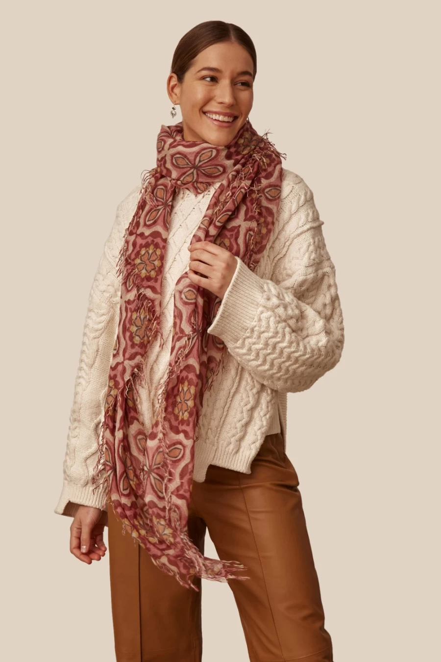 Chan Luu Women's Pomegranate Crux Cashmere Silk Scarf Wrap Shawl Luxury Accessory