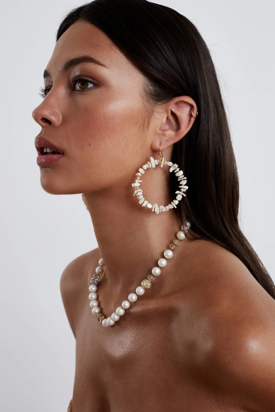 Chan Luu Women's Seychelles Hoop Earrings in White Mother of Pearl